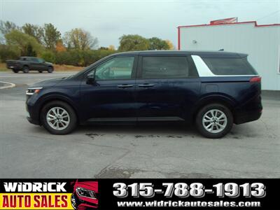 2024 Kia Carnival LX   - Photo 8 - Watertown, NY 13601