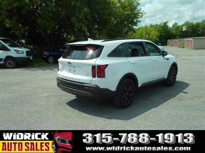2021 Kia Sorento S   - Photo 5 - Watertown, NY 13601