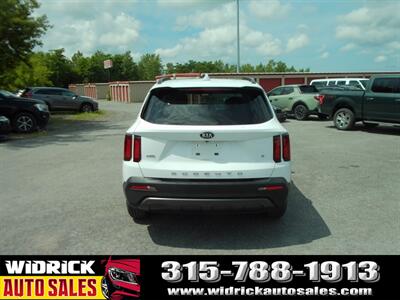 2021 Kia Sorento S   - Photo 6 - Watertown, NY 13601