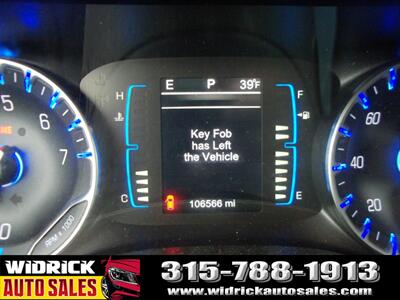 2017 Chrysler Pacifica Touring   - Photo 9 - Watertown, NY 13601