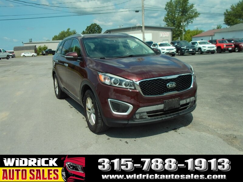2018 Kia Sorento LX - Photo 1 - Watertown, NY 13601