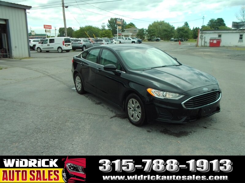 2020 Ford Fusion S - Photo 1 - Watertown, NY 13601