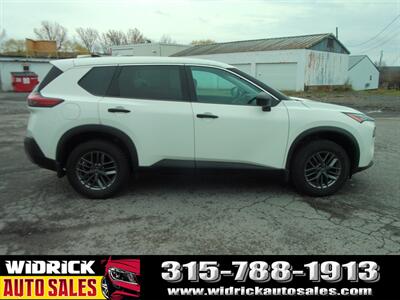 2023 Nissan Rogue S   - Photo 4 - Watertown, NY 13601