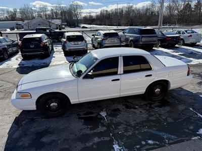 2007 Ford Crown Victoria Police Interceptor P71 - Photo 2 - Flushing, MI 48433