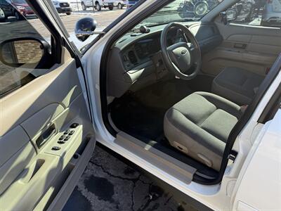 2007 Ford Crown Victoria Police Interceptor P71 - Photo 12 - Flushing, MI 48433