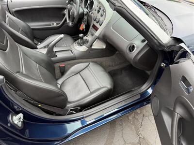 2006 Pontiac Solstice Convertible  5-Speed Manual - Photo 21 - Flushing, MI 48433