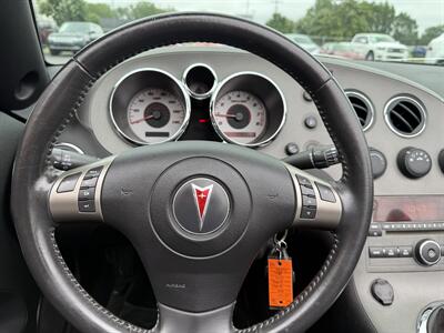 2006 Pontiac Solstice Convertible  5-Speed Manual - Photo 26 - Flushing, MI 48433