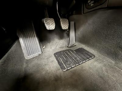 2002 BMW Z3 2.5i Roadster  5-Speed Manual - Photo 17 - Flushing, MI 48433