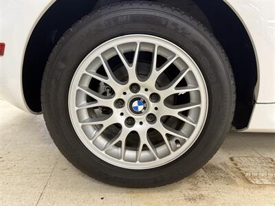 2002 BMW Z3 2.5i Roadster  5-Speed Manual - Photo 32 - Flushing, MI 48433