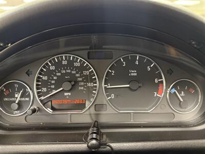 2002 BMW Z3 2.5i Roadster  5-Speed Manual - Photo 22 - Flushing, MI 48433