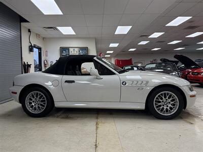 2002 BMW Z3 2.5i Roadster  5-Speed Manual - Photo 27 - Flushing, MI 48433