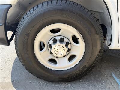 2017 Chevrolet Express 3500 155 " Wheelbase - Photo 9 - Flushing, MI 48433