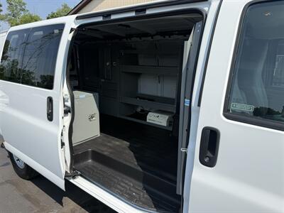 2017 Chevrolet Express 3500 155 " Wheelbase - Photo 23 - Flushing, MI 48433
