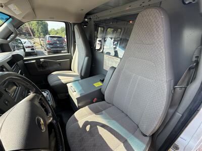 2017 Chevrolet Express 3500 155 " Wheelbase - Photo 10 - Flushing, MI 48433
