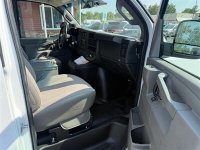 2017 Chevrolet Express 3500 155 " Wheelbase - Photo 30 - Flushing, MI 48433