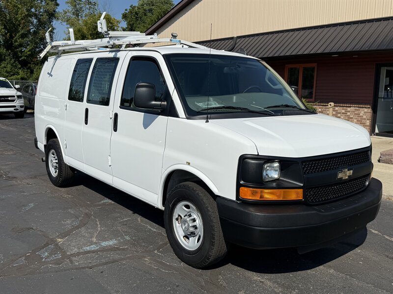 2016 Chevrolet Express 2500  135 " WB - Photo 1 - Flushing, MI 48433