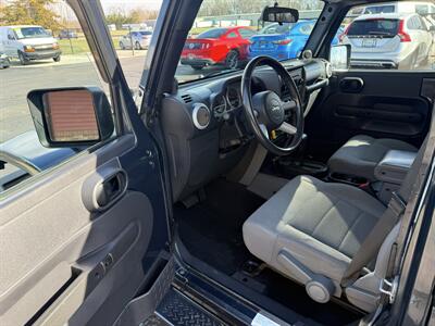 2008 Jeep Wrangler Unlimited Sahara 4X4 - Photo 11 - Flushing, MI 48433