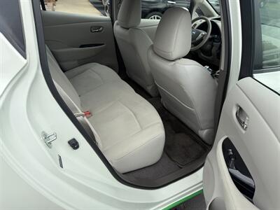 2011 Nissan LEAF SV   - Photo 13 - Flushing, MI 48433