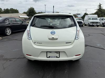 2011 Nissan LEAF SV   - Photo 8 - Flushing, MI 48433