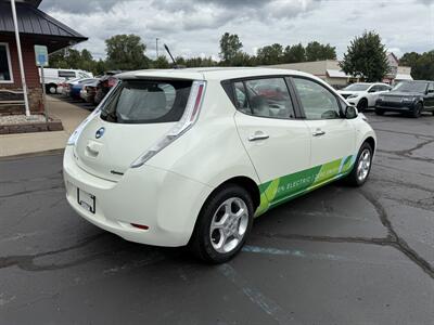 2011 Nissan LEAF SV   - Photo 5 - Flushing, MI 48433