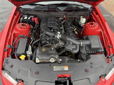 2012 Ford Mustang V6 Premium  MCA 6-Speed - Photo 29 - Flushing, MI 48433