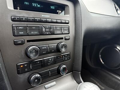 2012 Ford Mustang V6 Premium  MCA 6-Speed - Photo 18 - Flushing, MI 48433
