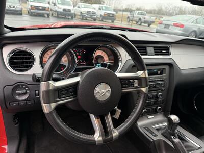 2012 Ford Mustang V6 Premium  MCA 6-Speed - Photo 17 - Flushing, MI 48433