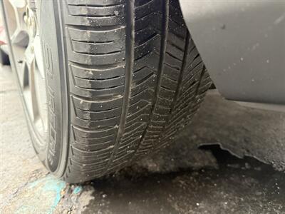 2012 Ford Mustang V6 Premium  MCA 6-Speed - Photo 27 - Flushing, MI 48433