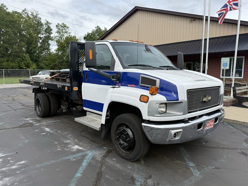 2005 Chevrolet Kodiak C4500 165.5 " WB DRW  14 Foot Dump Bed - Photo 1 - Flushing, MI 48433