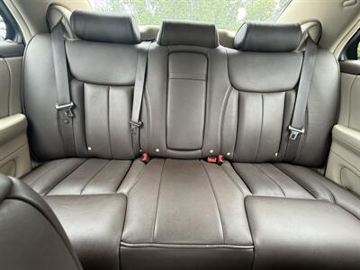 2010 Cadillac DTS Premium Collection   - Photo 23 - Flushing, MI 48433
