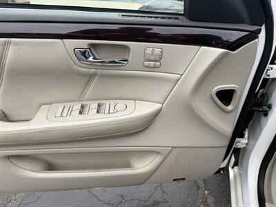 2010 Cadillac DTS Premium Collection   - Photo 14 - Flushing, MI 48433