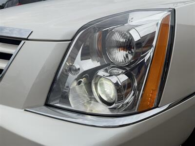 2010 Cadillac DTS Premium Collection   - Photo 9 - Flushing, MI 48433