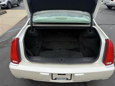 2010 Cadillac DTS Premium Collection   - Photo 28 - Flushing, MI 48433