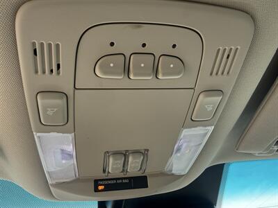2010 Cadillac DTS Premium Collection   - Photo 19 - Flushing, MI 48433