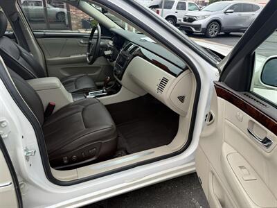 2010 Cadillac DTS Premium Collection   - Photo 26 - Flushing, MI 48433
