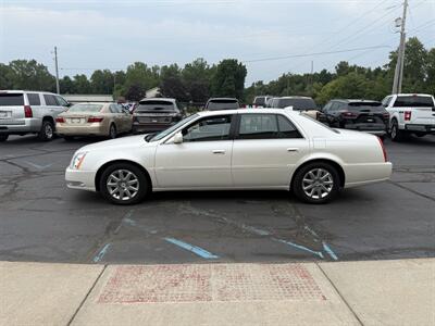 2010 Cadillac DTS Premium Collection   - Photo 6 - Flushing, MI 48433