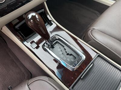2010 Cadillac DTS Premium Collection   - Photo 20 - Flushing, MI 48433