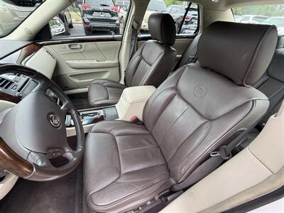 2010 Cadillac DTS Premium Collection   - Photo 12 - Flushing, MI 48433