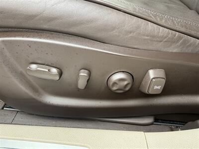 2010 Cadillac DTS Premium Collection   - Photo 17 - Flushing, MI 48433