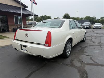 2010 Cadillac DTS Premium Collection   - Photo 5 - Flushing, MI 48433