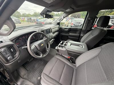 2023 Chevrolet Silverado 1500 Custom Crew 4X4 - Photo 9 - Flushing, MI 48433