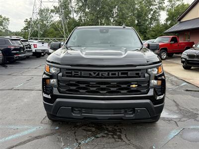 2023 Chevrolet Silverado 1500 Custom Crew 4X4 - Photo 2 - Flushing, MI 48433