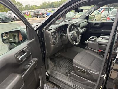 2023 Chevrolet Silverado 1500 Custom Crew 4X4 - Photo 10 - Flushing, MI 48433