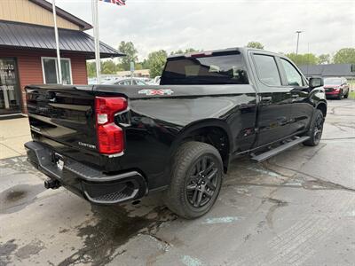 2023 Chevrolet Silverado 1500 Custom Crew 4X4 - Photo 5 - Flushing, MI 48433
