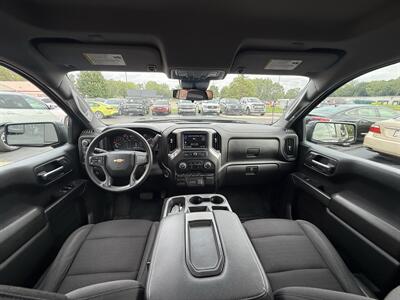 2023 Chevrolet Silverado 1500 Custom Crew 4X4 - Photo 19 - Flushing, MI 48433