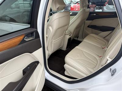 2015 Lincoln MKC Reserve AWD   - Photo 13 - Flushing, MI 48433