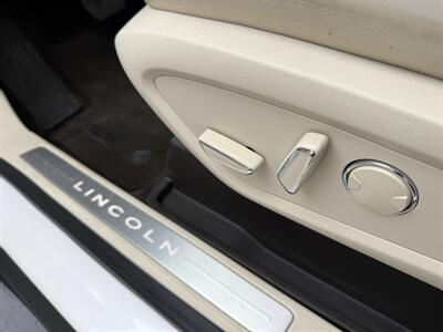 2015 Lincoln MKC Reserve AWD   - Photo 11 - Flushing, MI 48433
