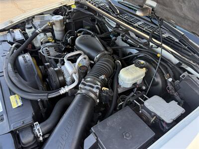 2001 Chevrolet Blazer LT 4X4   - Photo 41 - Flushing, MI 48433