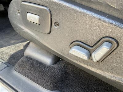 2001 Chevrolet Blazer LT 4X4   - Photo 11 - Flushing, MI 48433