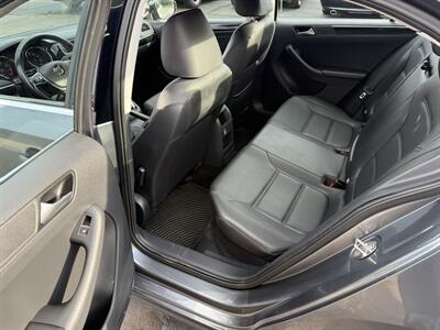2016 Volkswagen Jetta 1.8T SEL - Photo 16 - Flushing, MI 48433